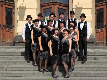chrudim - na schodech vepředu